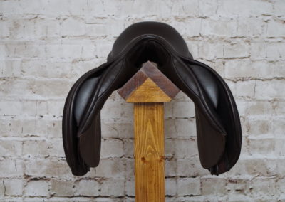 Black Country Quantum Jump Saddle