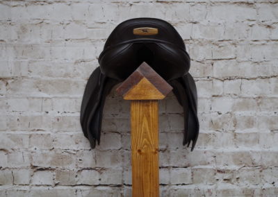 Black Country Quantum Jump Saddle