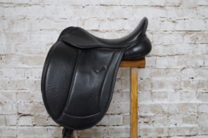 Silhouette Monoflap Dressage 17.5"
