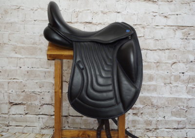 Silhouette Sapphire Dressage Saddle