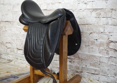 Silhouette Sapphire Dressage Saddle