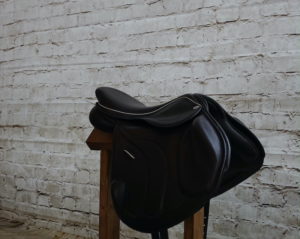 Winners Circle Monoflap Jump 17" Saddle