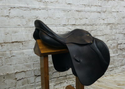 Ideal Jump Saddle 17.5" XW