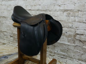 Ideal Jump Saddle 17.5" XW