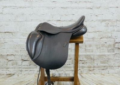 Jeremy Rudge Classic 45 dressage saddle