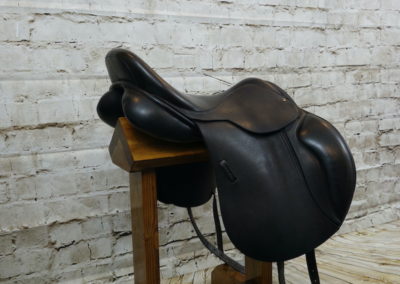 Jeremy Rudge Classic 45 dressage saddle