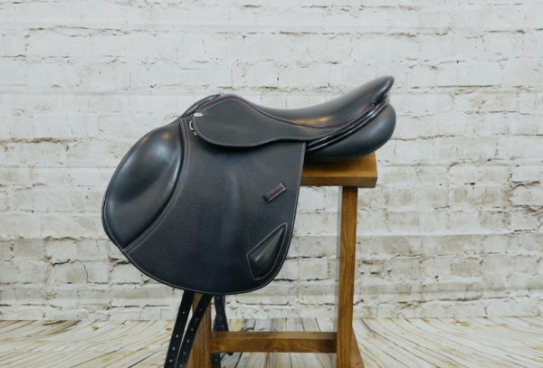 Ryder Tropheè Jump Saddle