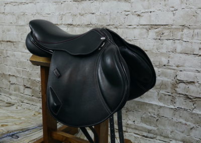 Ryder Tropheè Jump Saddle