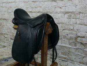 Silhouette 16.5" Dressage Saddle