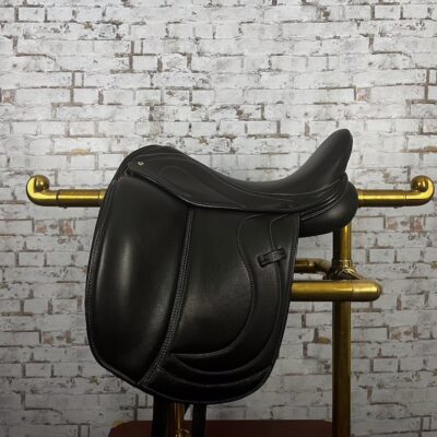 Shirewood Covered Dressage 17"