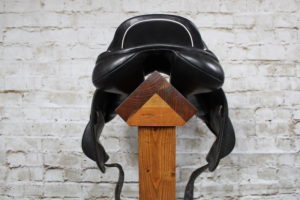 Silhouette Saddlery 16.5 Vision Jump Saddle