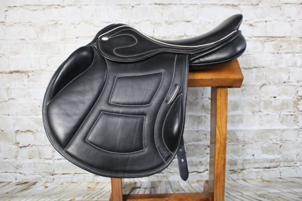 Silhouette Saddlery 17.5" Vision Jump Saddle