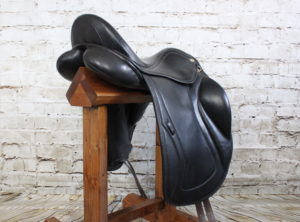 Silhouette Monoflap Dressage Saddle