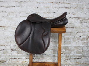 Silhouette Jump Saddle