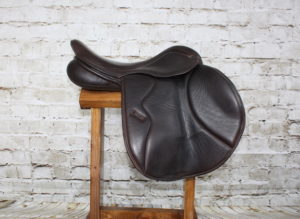 Silhouette Jump Saddle
