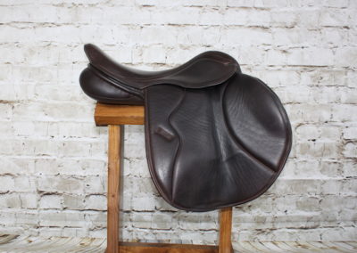 Silhouette Jump Saddle