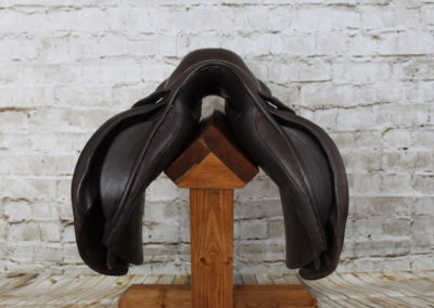 Silhouette Jump Saddle